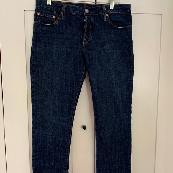 levi's dark wash jeans